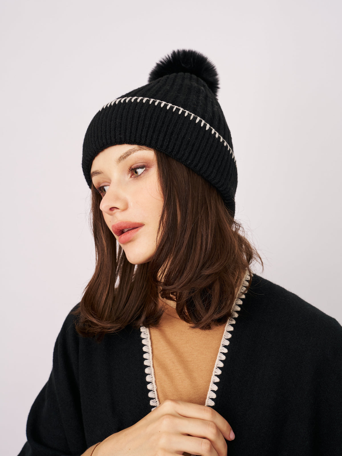 RIBBED POMPOM BEANIE - BLACK/IVORY | Vintage Havana
