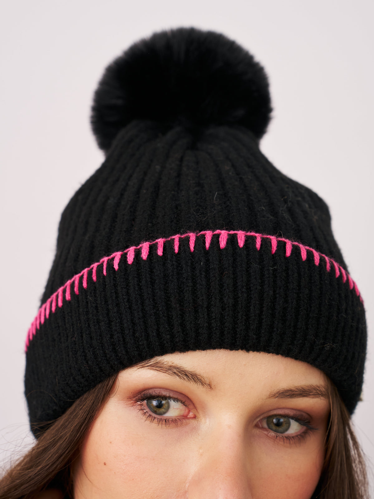 RIBBED POMPOM BEANIE - BLACK/PINK | Vintage Havana