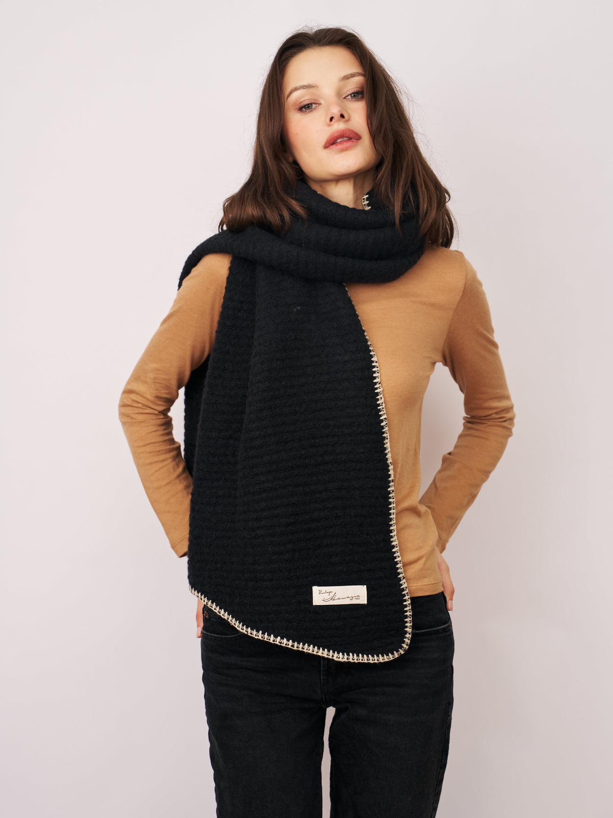 BLANKET STITCH KNIT SCARF - BLACK/IVORY | Vintage Havana