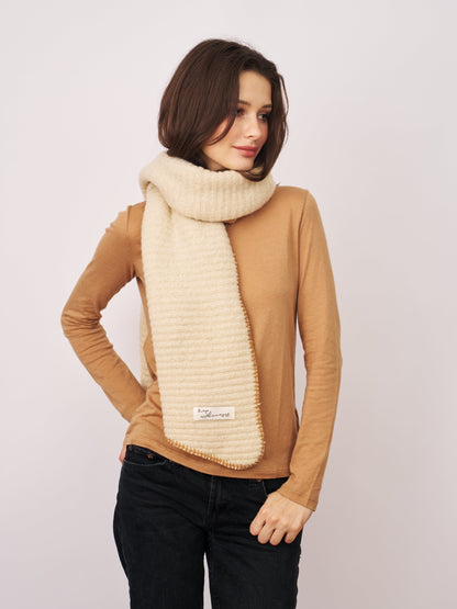 BLANKET STITCH KNIT SCARF - IVORY/WHEAT | Vintage Havana