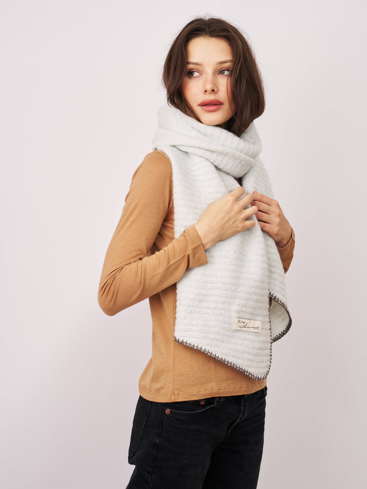 BLANKET STITCH KNIT SCARF - GREY/CHARCOAL | Vintage Havana