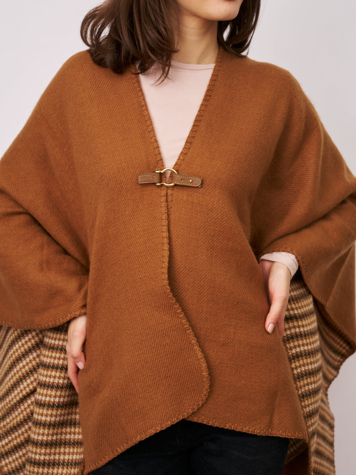 WHIPSTITCH RUANA - TAN/IVORY | Vintage Havana