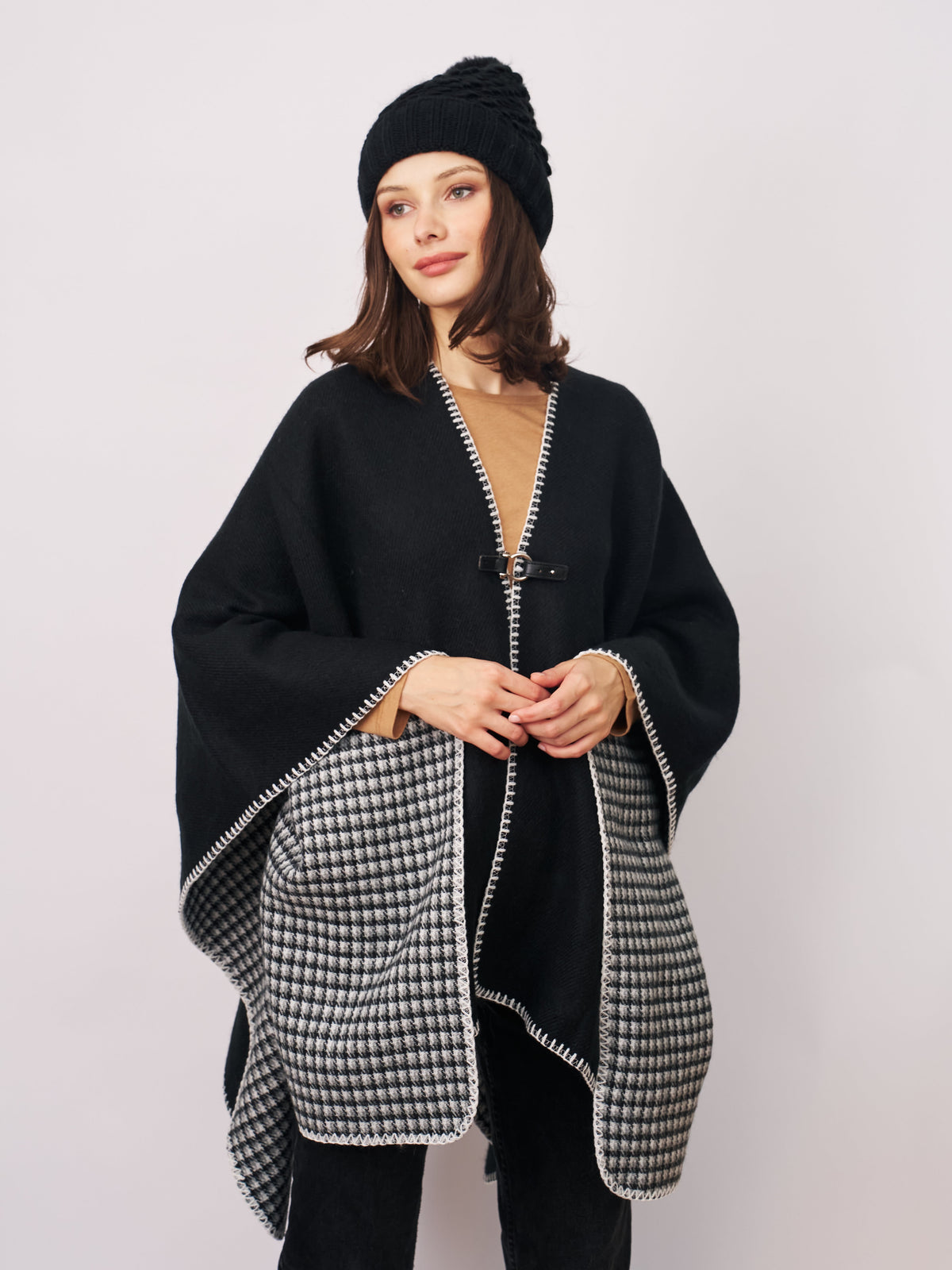 WHIPSTITCH RUANA - BLACK/IVORY | Vintage Havana