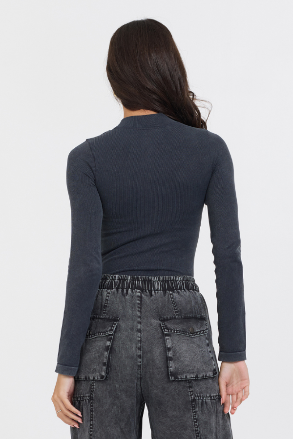 Washed Mountain Seamless Mock Neck Top | Vintage Havana